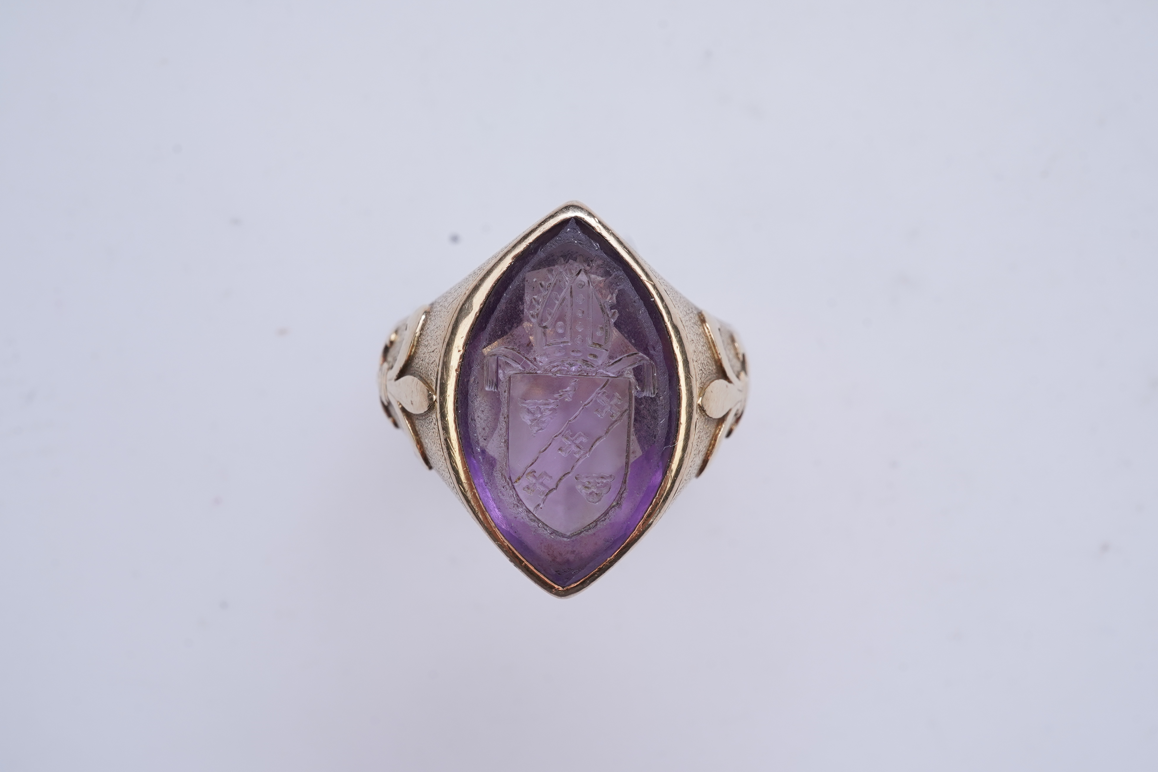 A gold and amethyst episcopal ring, early 20th century
